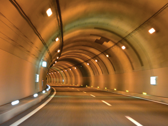 Problem rozbieżności wartości ofert na nadzór kontraktów infrastrukturalnych